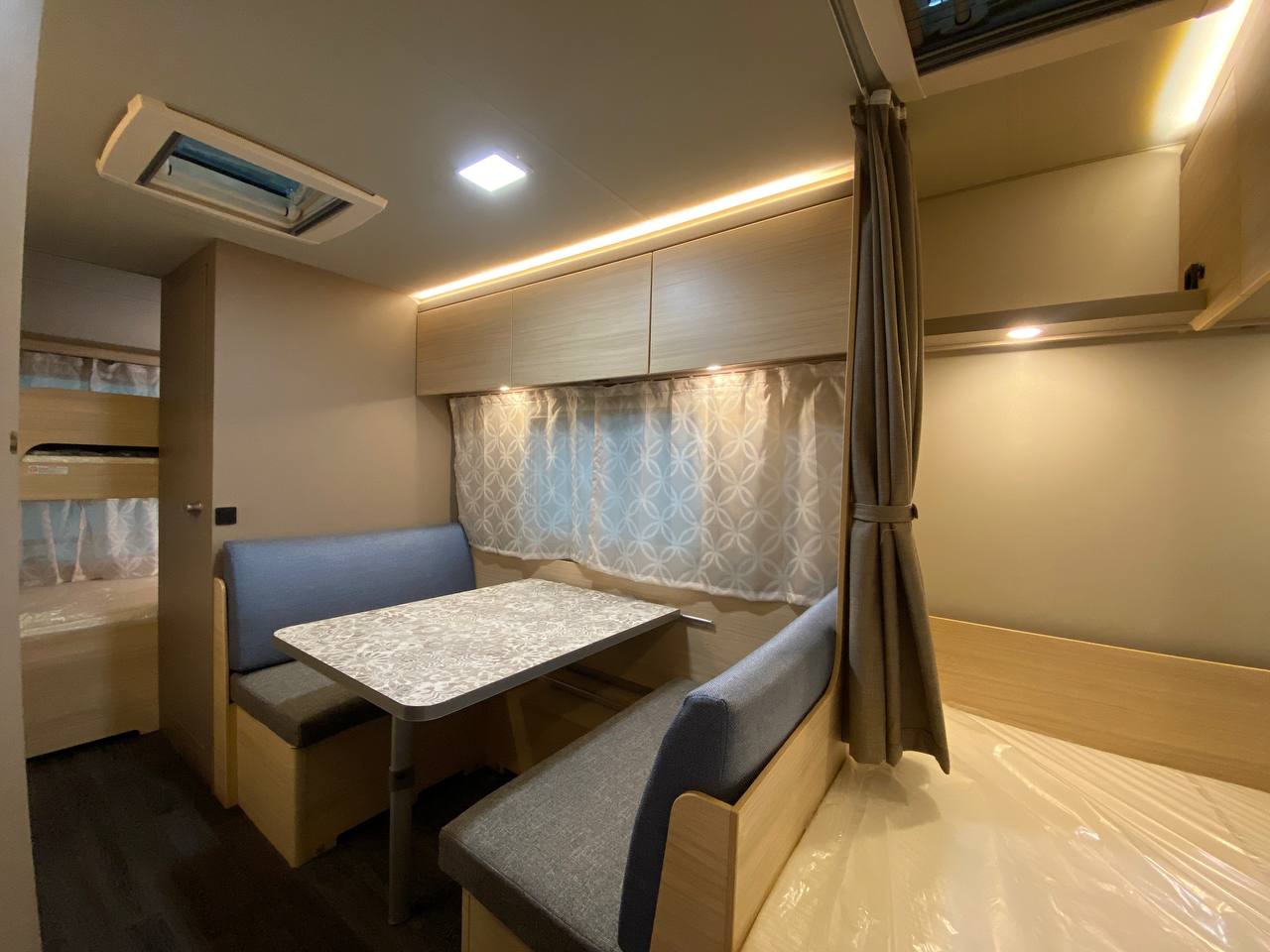 Weinsberg CaraCito 470 QDK фотография  номер 26207