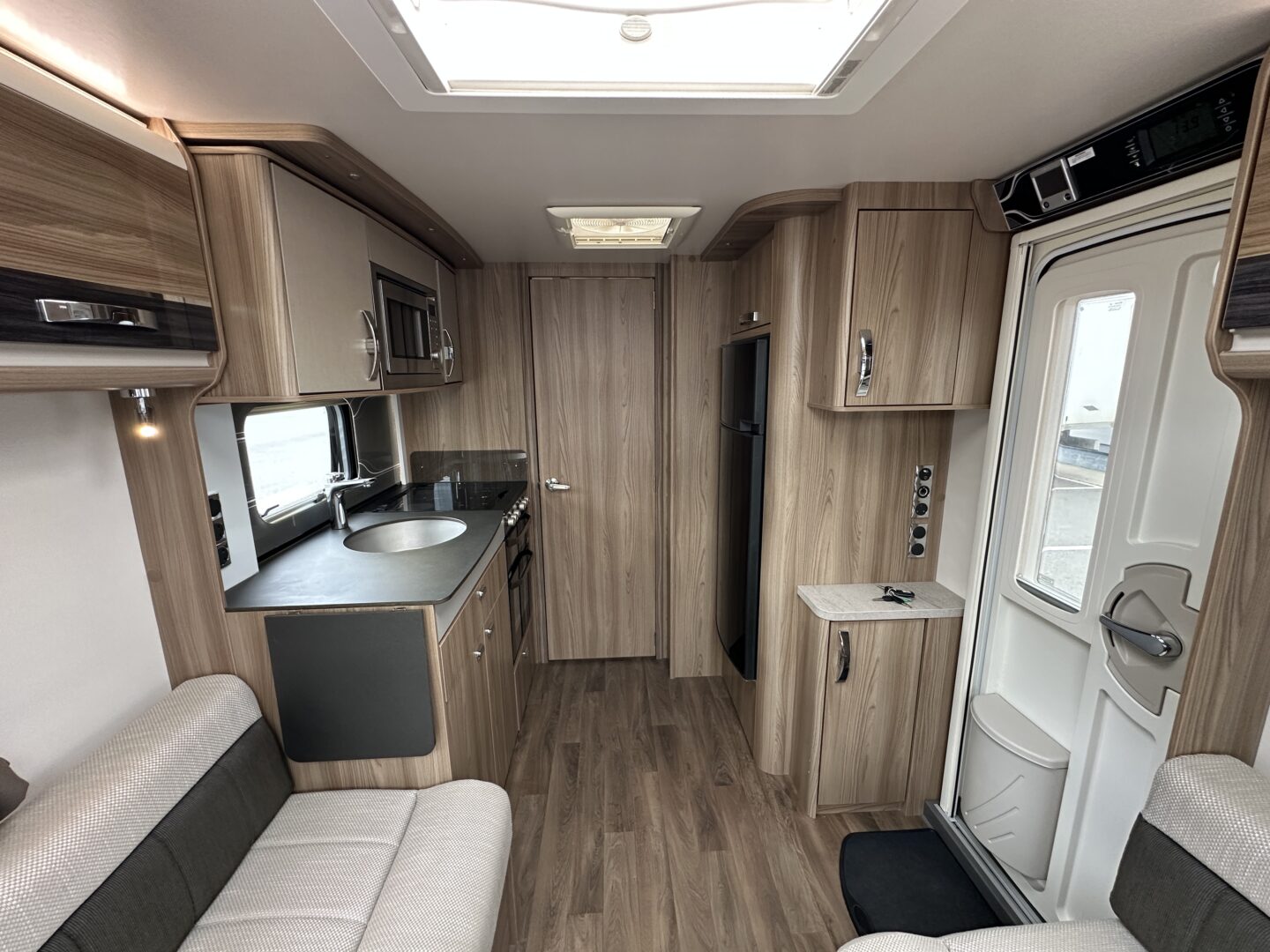 Swift Conqueror 650 2016 фотография номер 54345