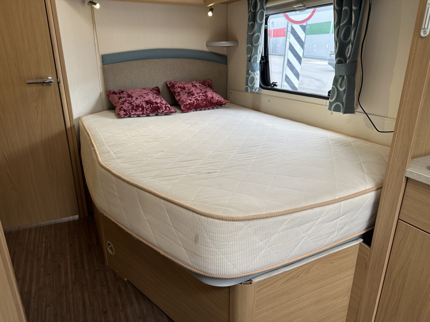 Compass Corona 540 2014 фотография номер 54942