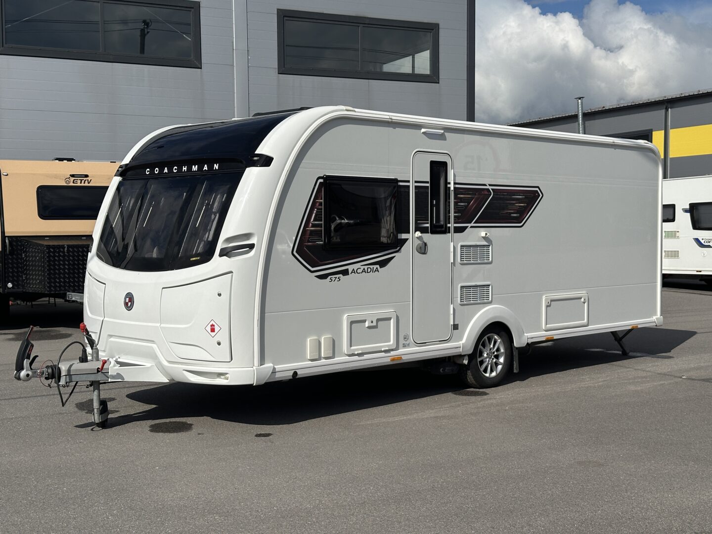 Coachman Acadia 575 2022 фотография  номер https://admin.1caravan.ru/wp-content/uploads/2025/11/IMG_0488.jpg