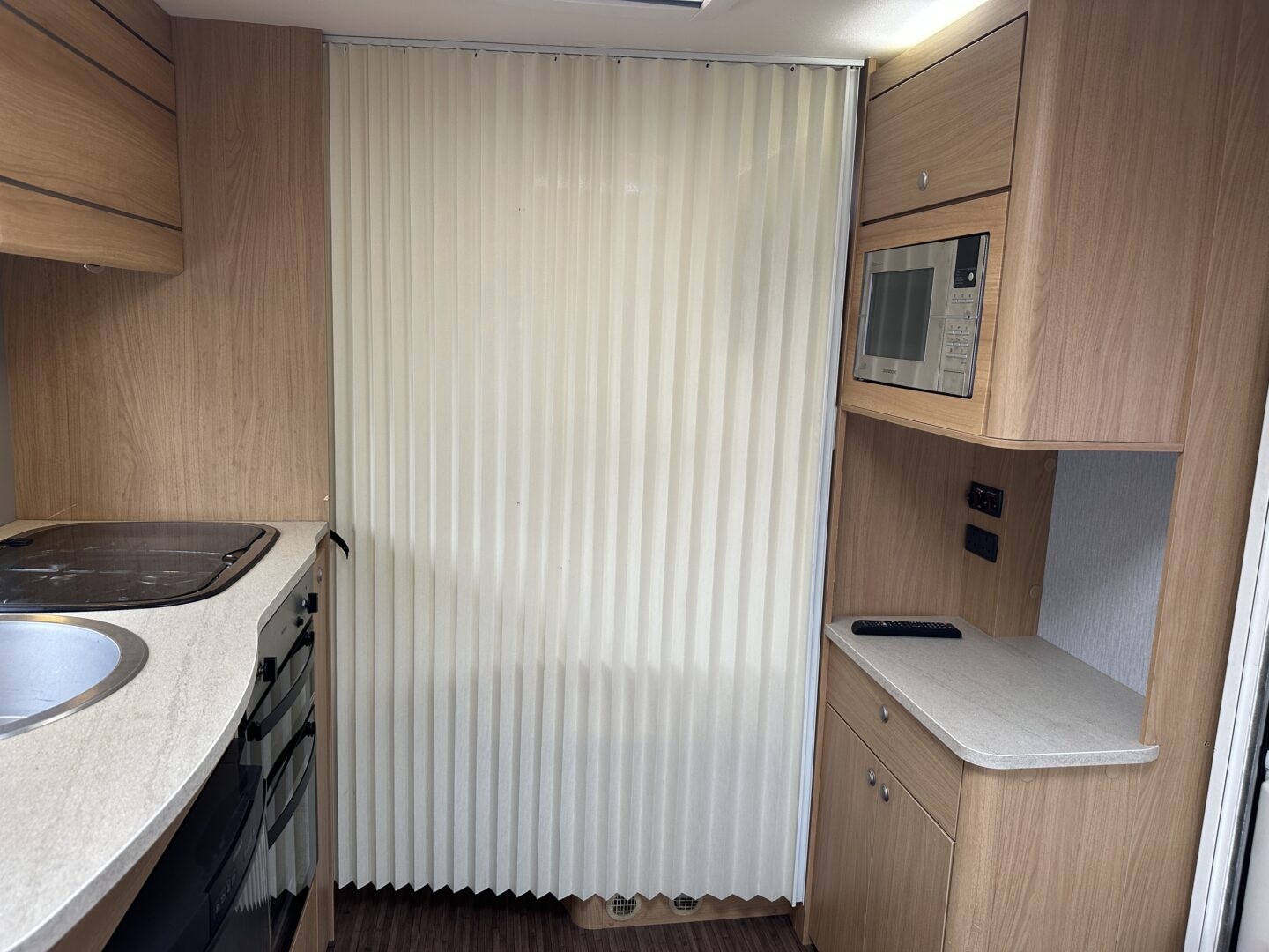 Compass Corona 540 2014 фотография номер 54941
