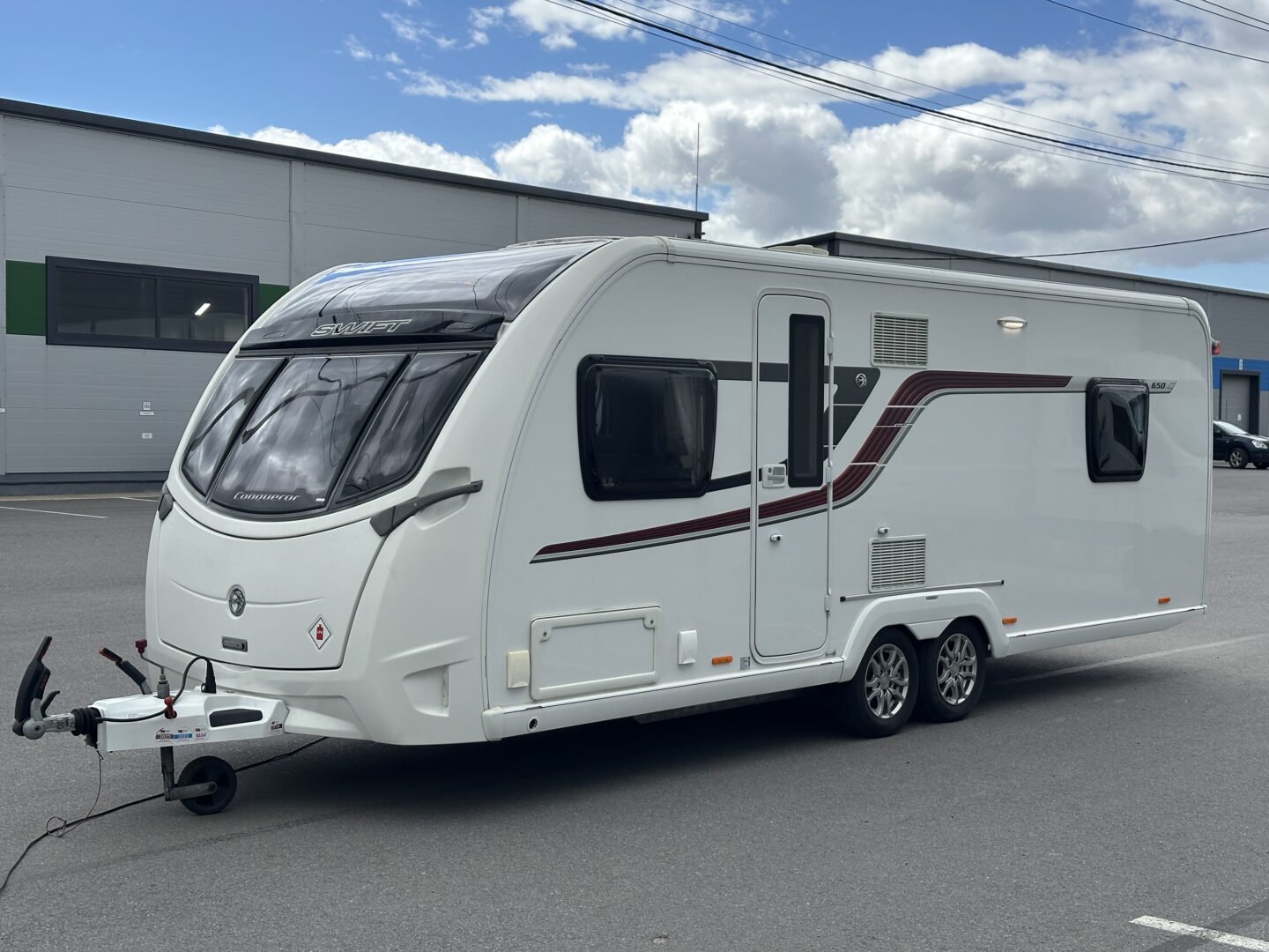 Swift Conqueror 650 2016 фотография номер https://admin.1caravan.ru/wp-content/uploads/2025/10/IMG_9881.jpg