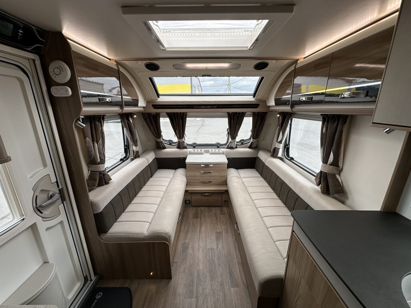 Swift Conqueror 650 2016 фотография номер 54344